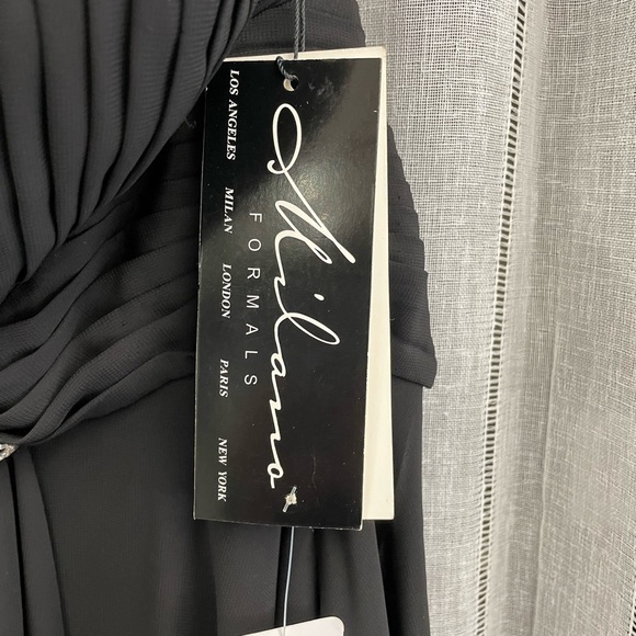 Short Strapless Formal Dress by Milano size Small, grey with rhinestone broach - Picture 7 of 8